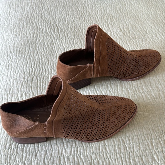 Vince Camuto Brown Suede Ankle Boots 9.5 - Picture 7 of 7
